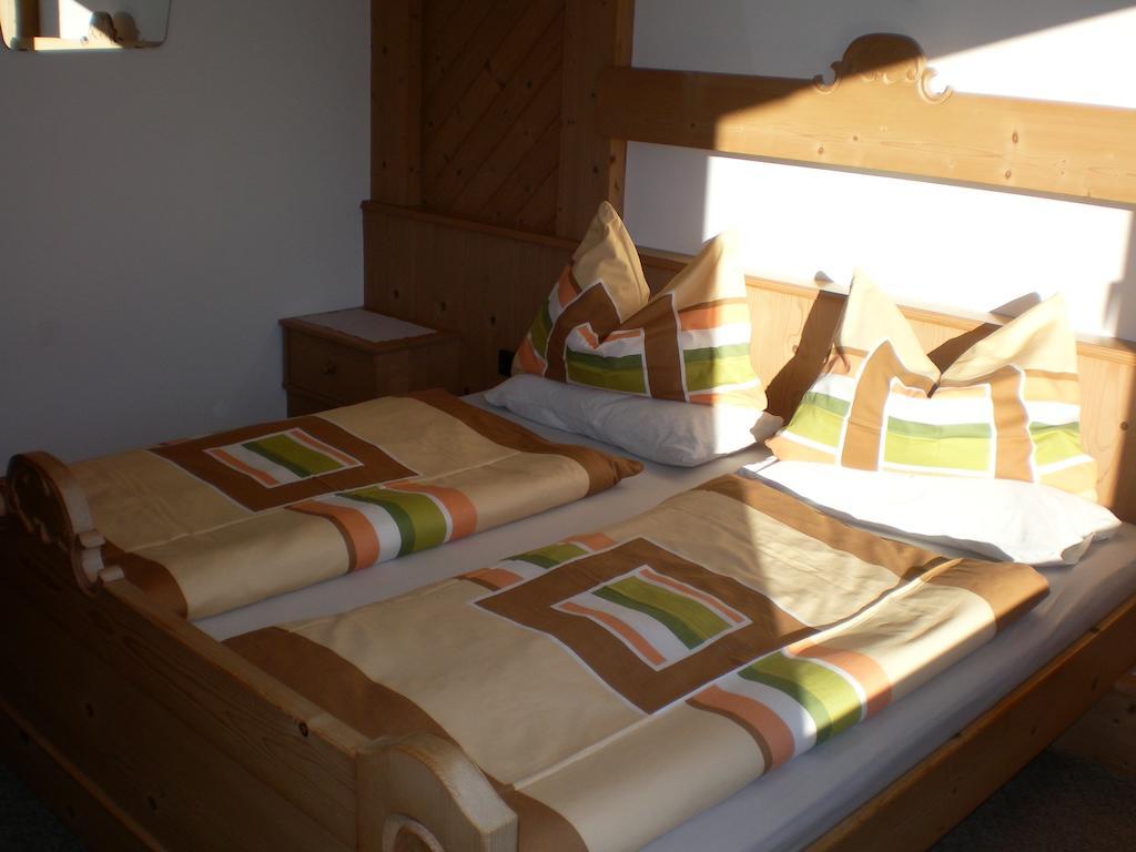 Haus Bergfried Apartamento Trins Quarto foto